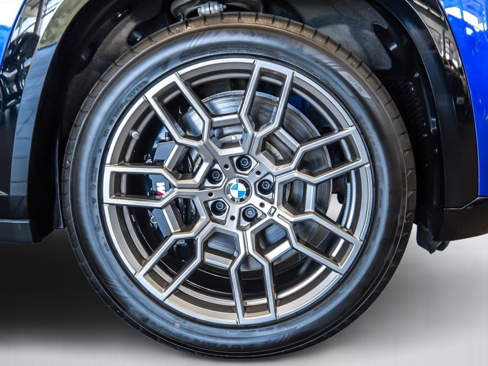 BMW XM 50e - foto 20