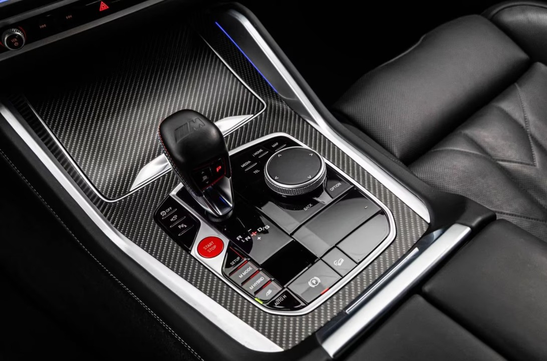 BMW XM 50e - foto 18