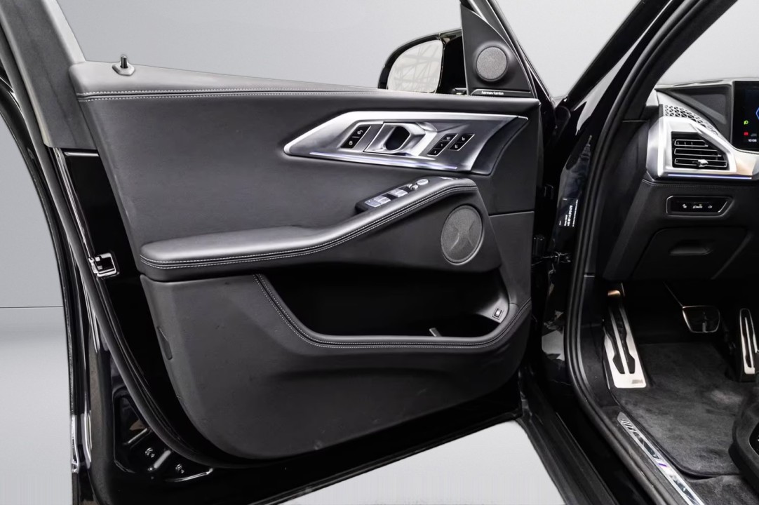 BMW XM 50e - foto 22