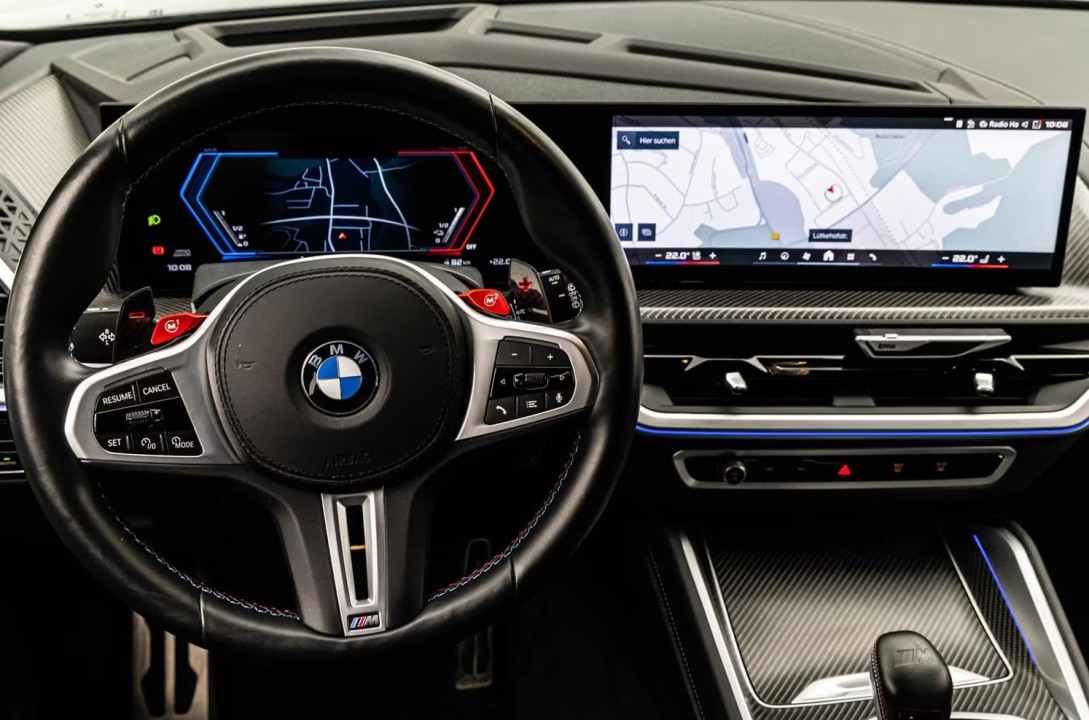 BMW XM 50e - foto 15