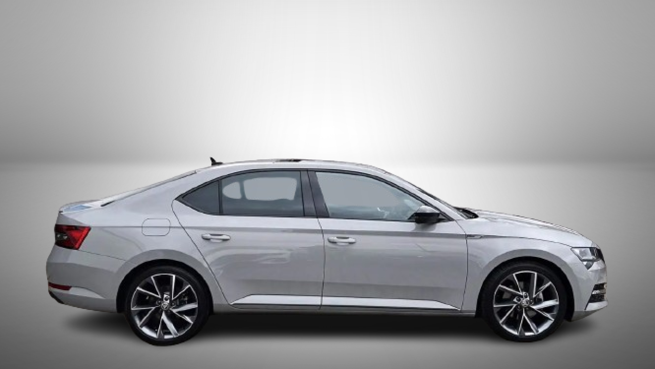 Skoda Superb 2.0TSI DSG Sportline (2)