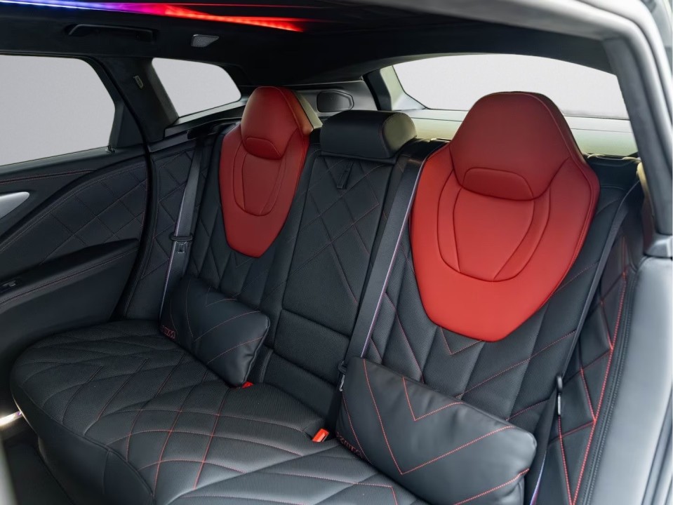 BMW XM Label Red - foto 28