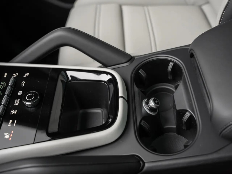 Porsche Cayenne E-Hybrid - foto 13