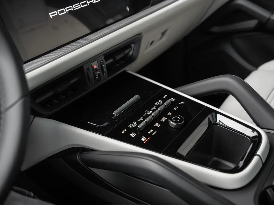 Porsche Cayenne E-Hybrid - foto 12