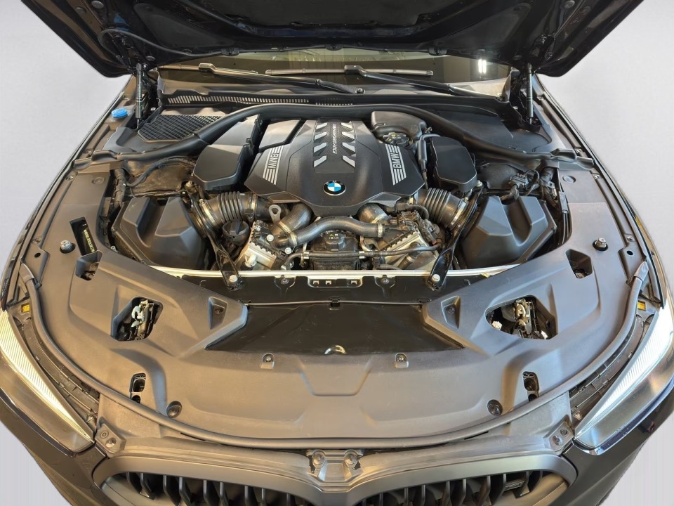 BMW Seria 8 M850i Coupe - foto 12
