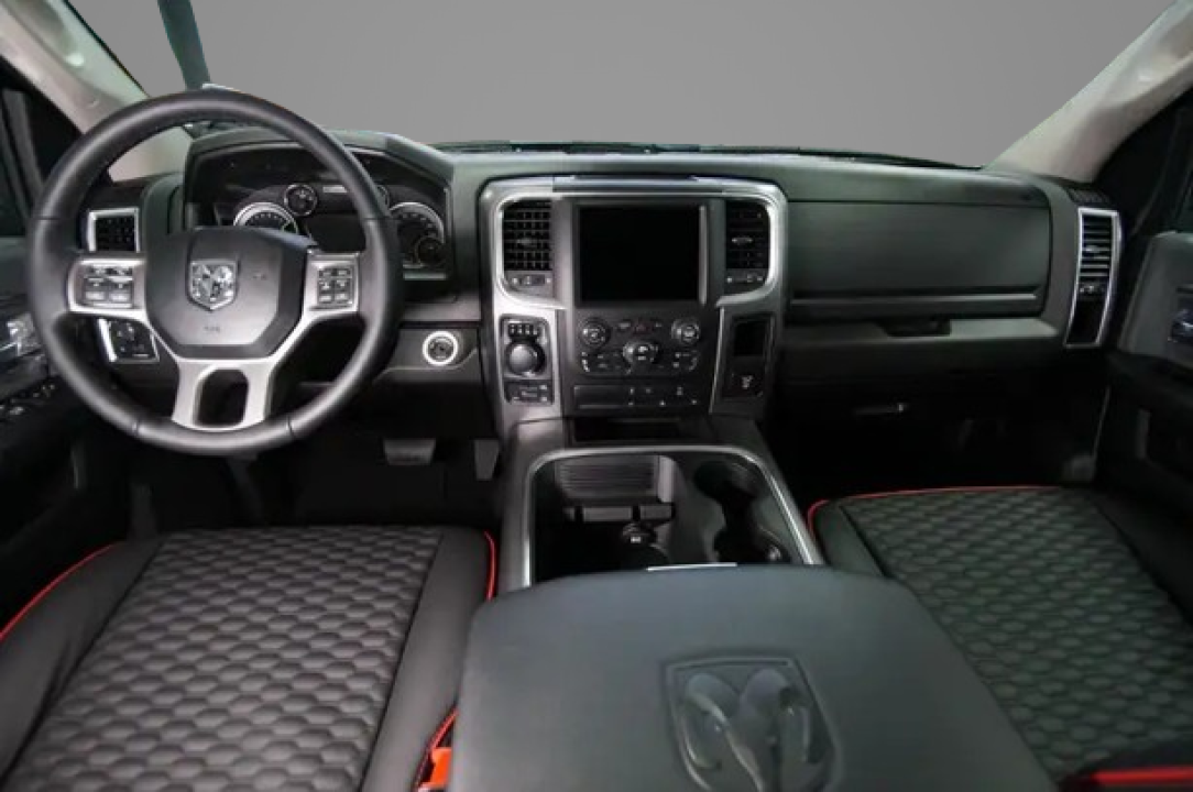 Dodge RAM V8 5.7 Crew Cab (5)