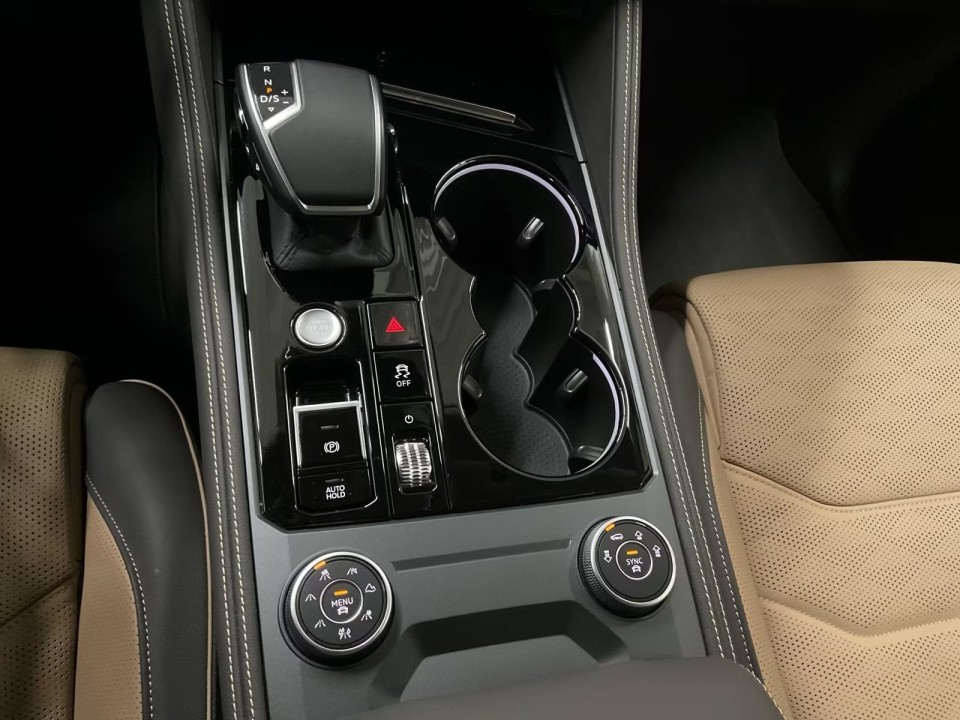 Volkswagen Touareg V6 TDI Elegance - foto 8