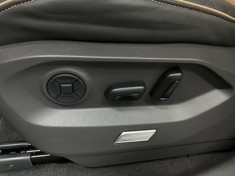 Volkswagen Touareg V6 TDI Elegance - foto 14
