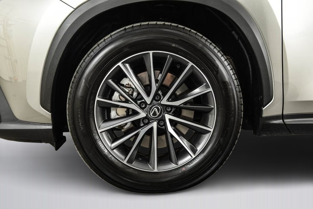 Lexus Seria NX 450h+ Business Line - foto 21