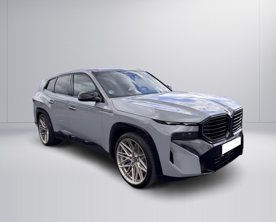 BMW XM Label Red