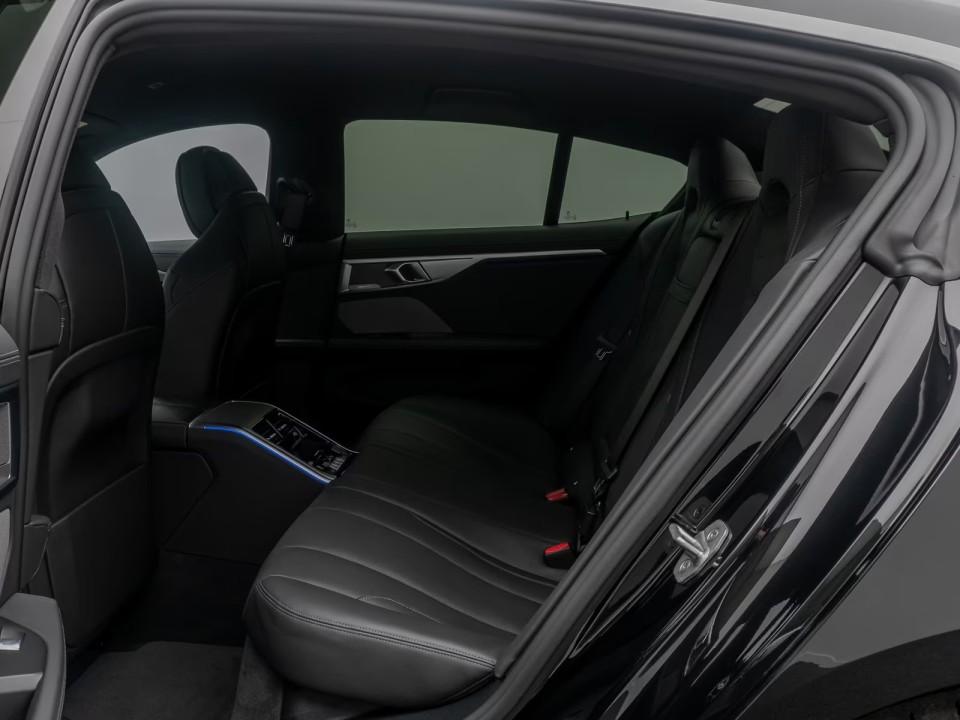 BMW Seria 8 840i Gran Coupe M-Sport - foto 29