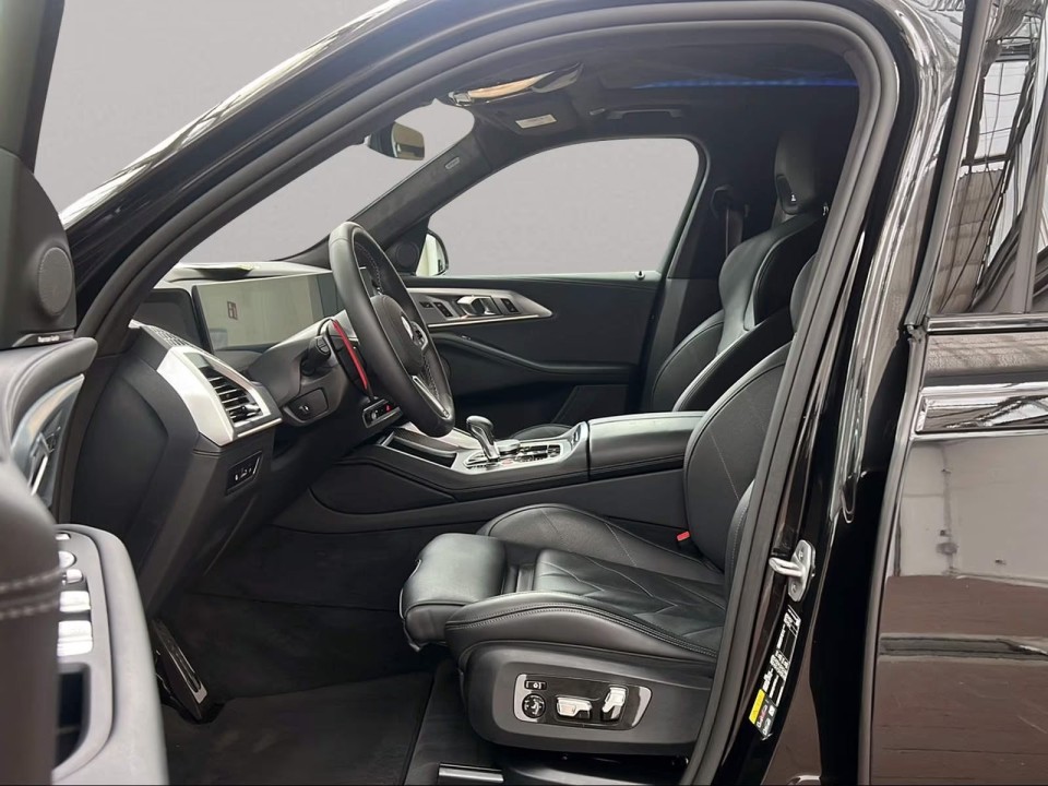 BMW XM 50e - foto 8