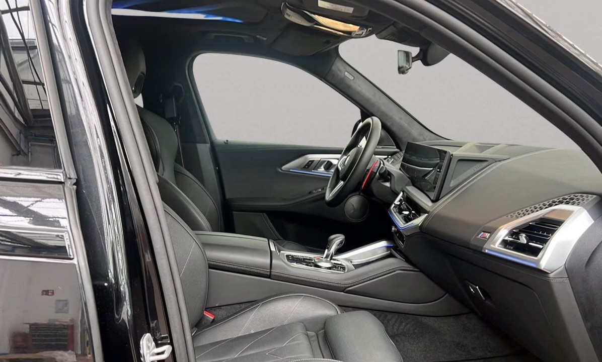 BMW XM 50e - foto 10