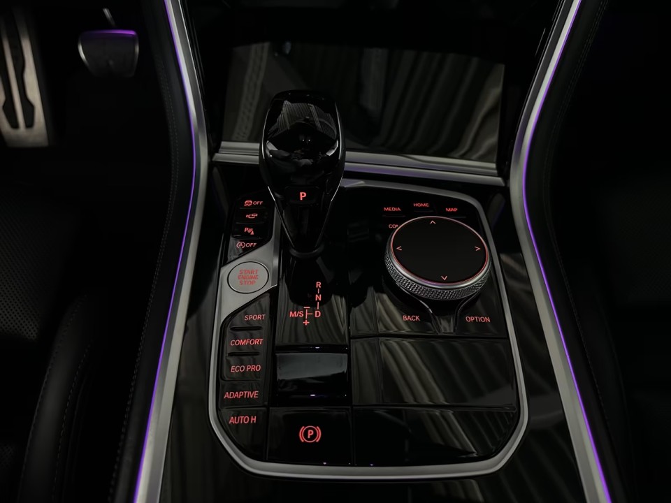 BMW Seria 8 M850i Coupe - foto 17