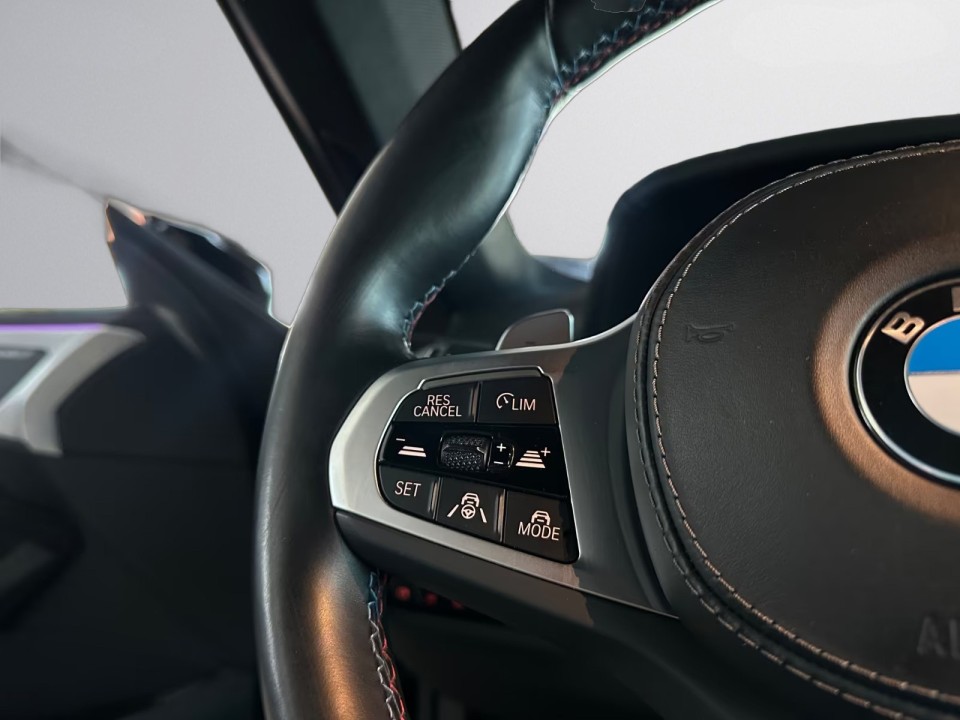 BMW Seria 8 M850i Coupe - foto 15