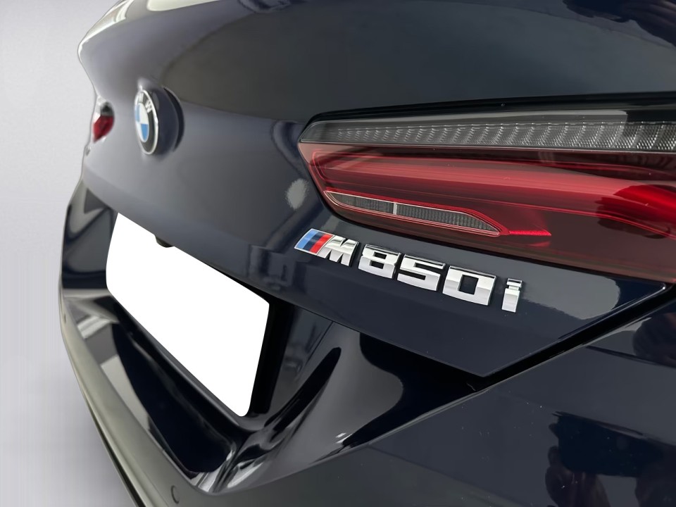 BMW Seria 8 M850i Coupe - foto 31