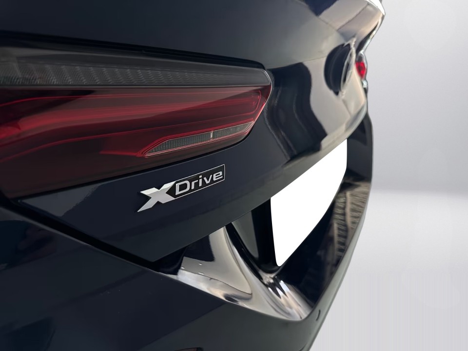 BMW Seria 8 M850i Coupe - foto 32