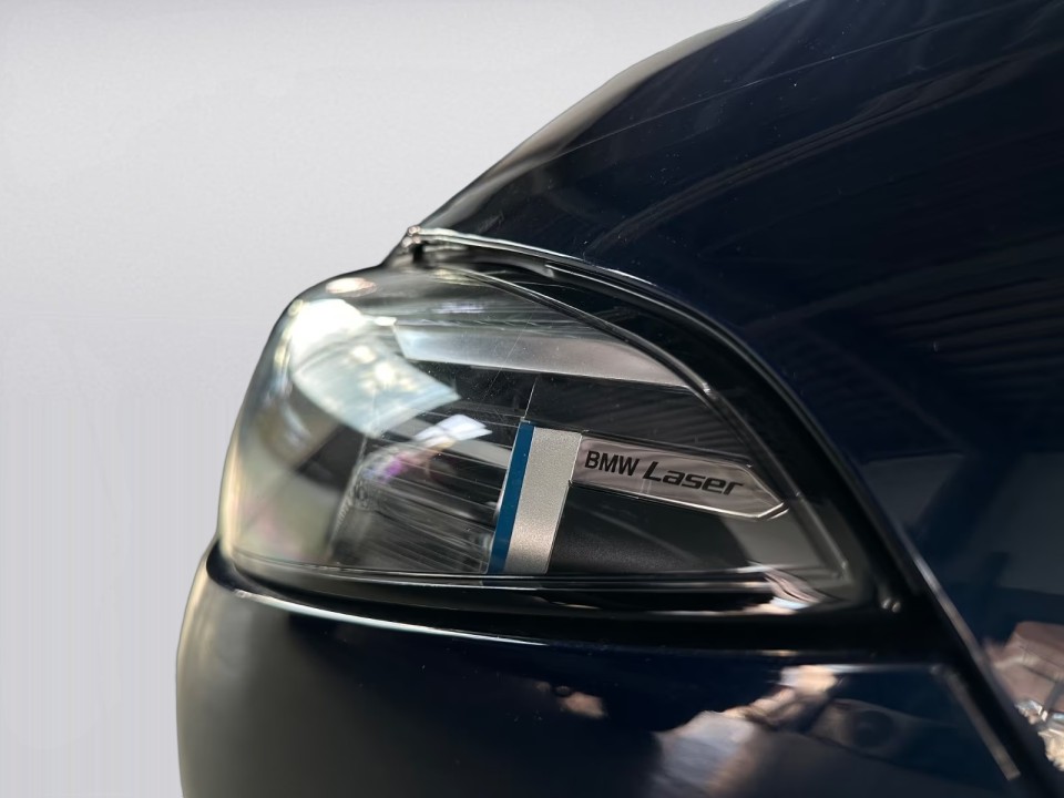 BMW Seria 8 M850i Coupe - foto 30
