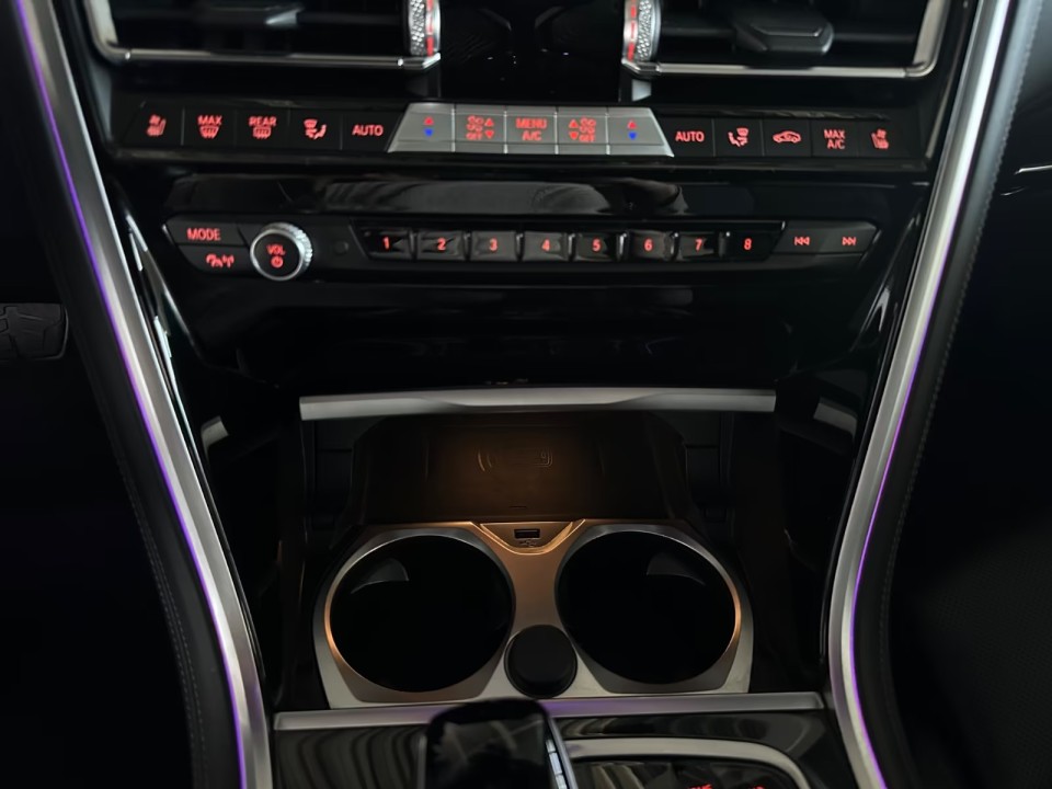 BMW Seria 8 M850i Coupe - foto 18