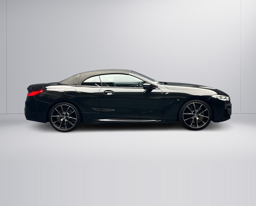 BMW Seria 8 840i xDrive Cabrio M-Sport (2)