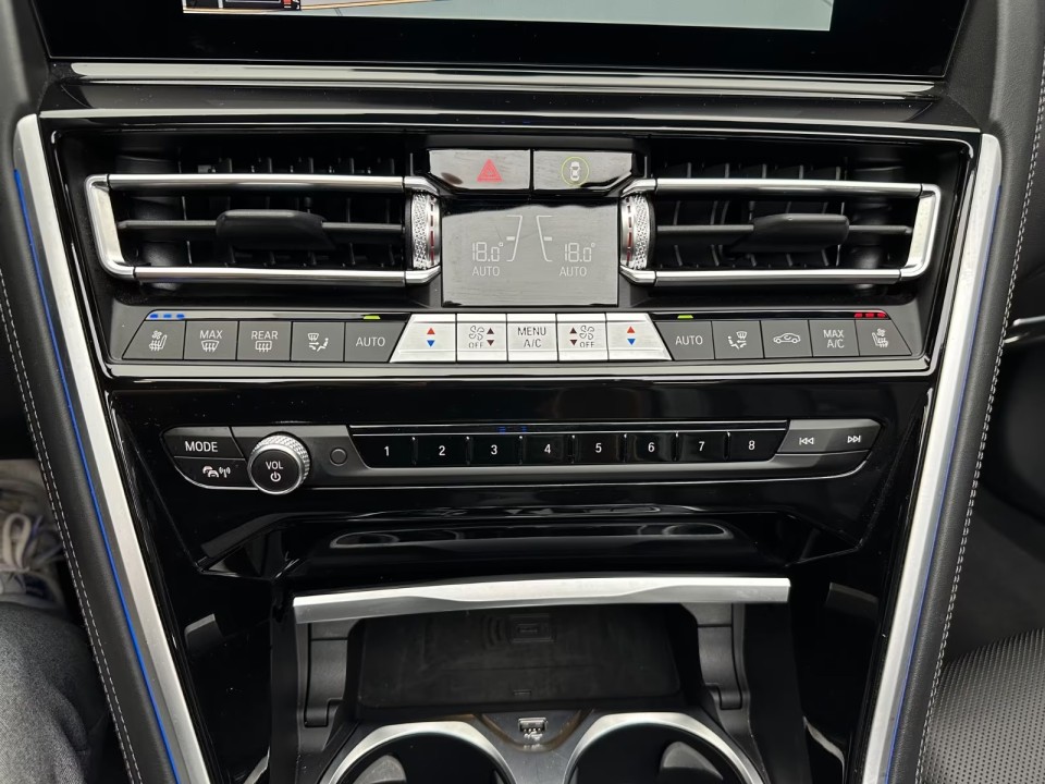 BMW Seria 8 840i xDrive Cabrio M-Sport - foto 21