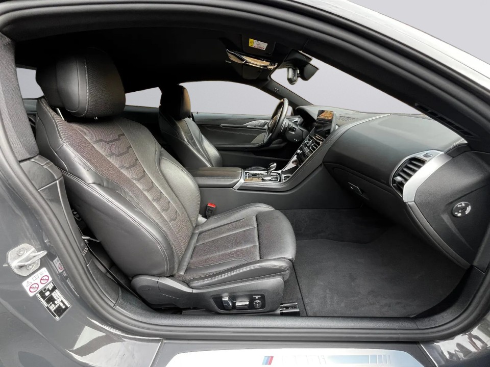 BMW Seria 8 M850i Coupe - foto 13