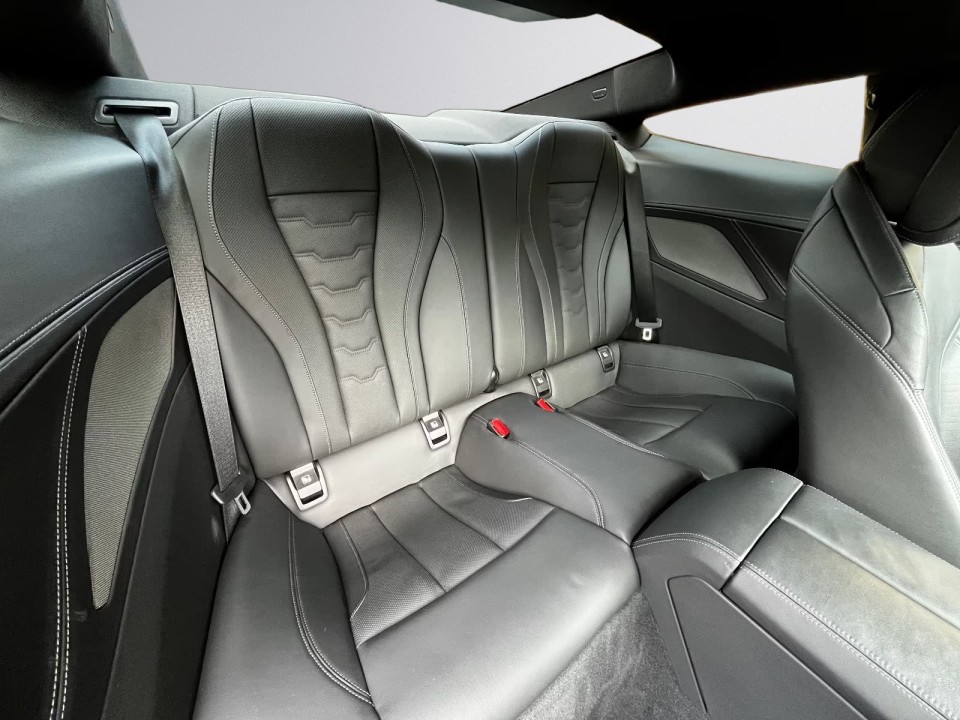 BMW Seria 8 M850i Coupe - foto 19