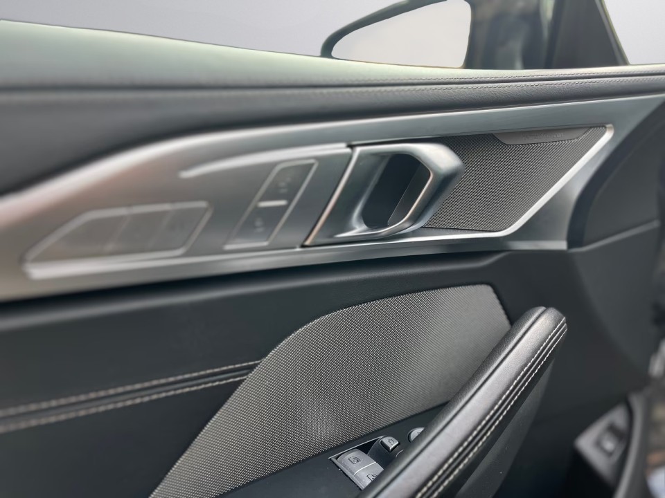 BMW Seria 8 M850i Coupe - foto 21
