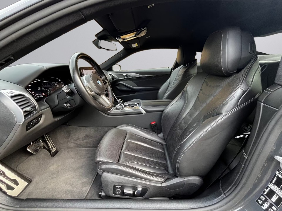 BMW Seria 8 M850i Coupe - foto 12