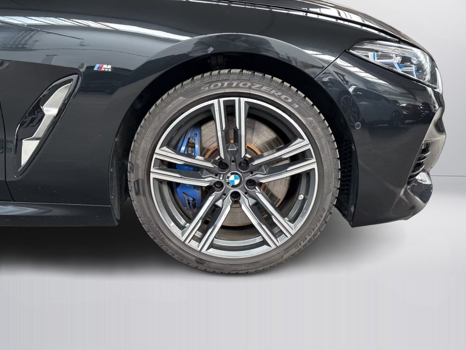 BMW Seria 8 M850i Coupe - foto 14