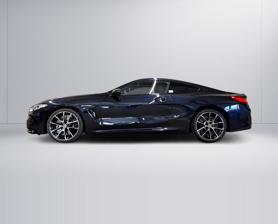 BMW Seria 8 M850i Coupe (2)