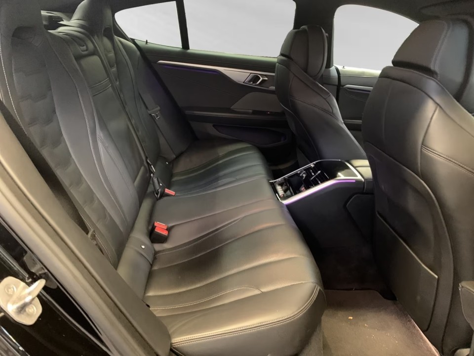 BMW Seria 8 M850i Gran Coupe - foto 11