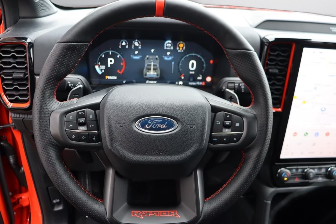 Ford Raptor - foto 9