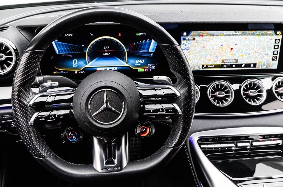 Mercedes-Benz AMG GT 43 4MATIC - foto 10
