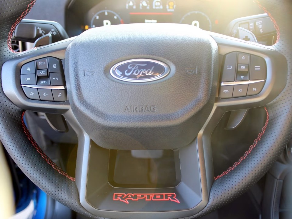 Ford Raptor - foto 9