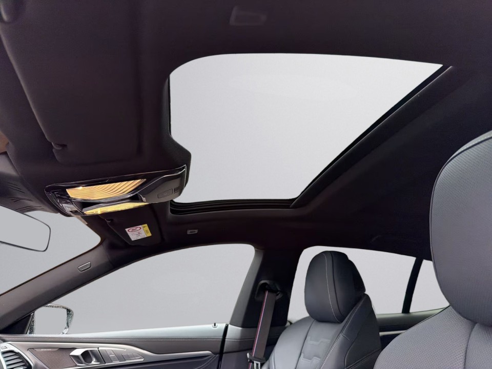 BMW Seria 8 840i xDrive Gran Coupe M-Sport - foto 17