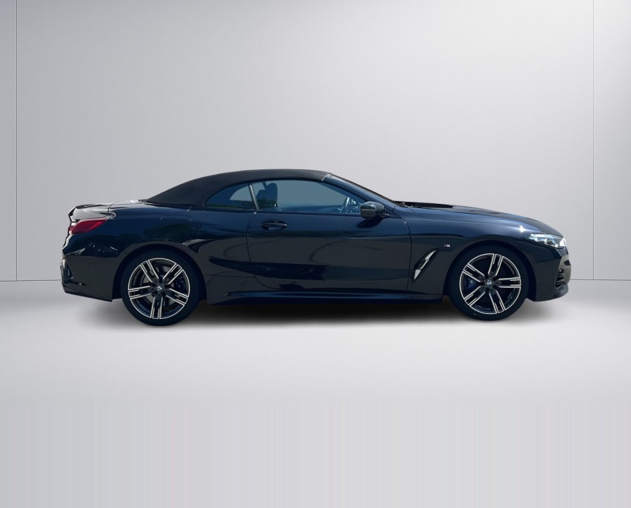 BMW Seria 8 840i xDrive Cabrio M-Sport (2)