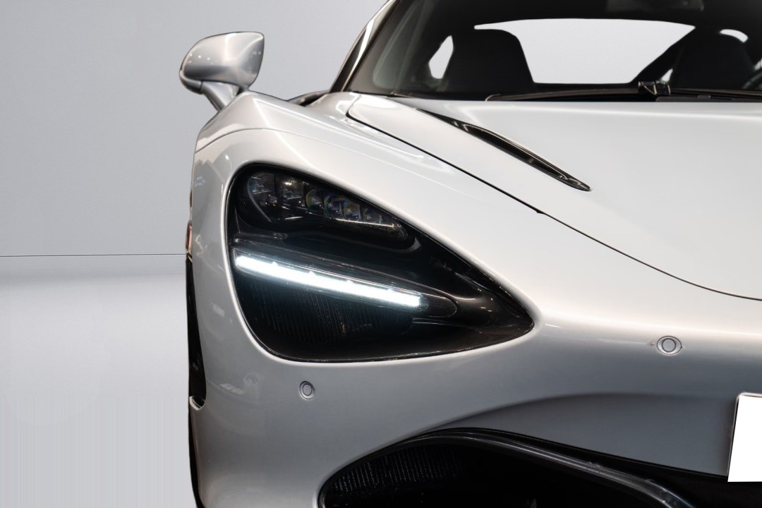 McLaren 720S - foto 16