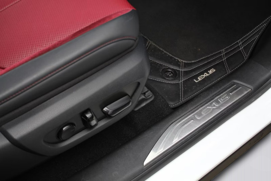 Lexus Seria RX 500h AWD F-Sport - foto 29