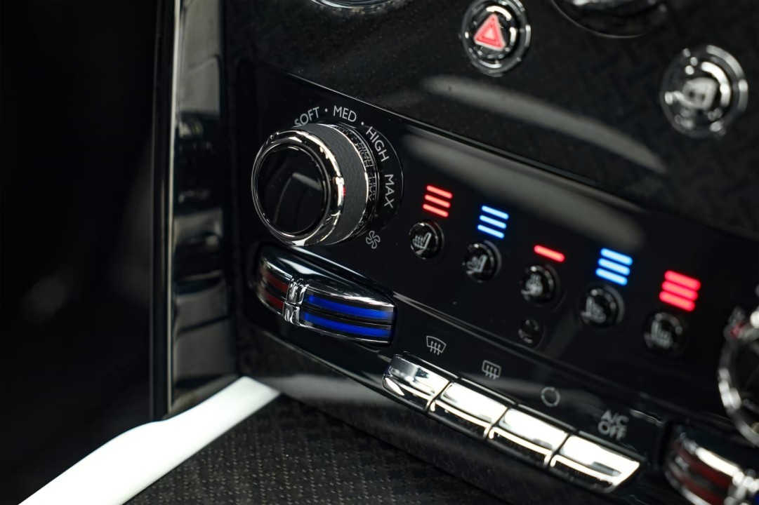 Rolls-Royce Cullinan Black Badge - foto 21