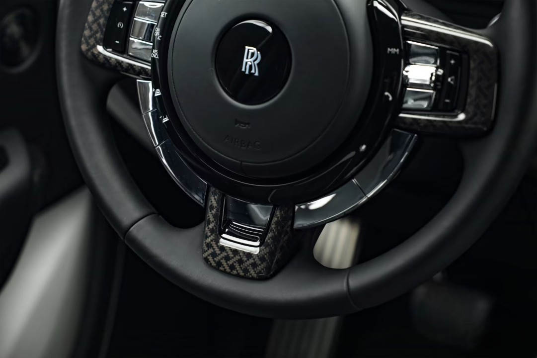 Rolls-Royce Cullinan Black Badge - foto 14