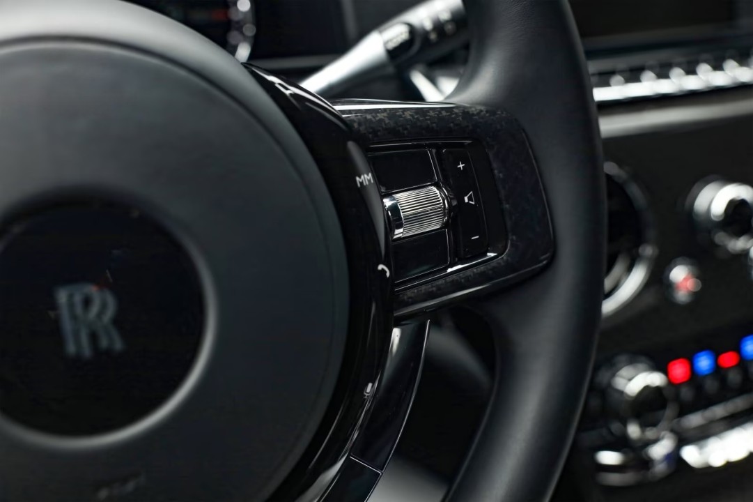 Rolls-Royce Cullinan Black Badge - foto 16