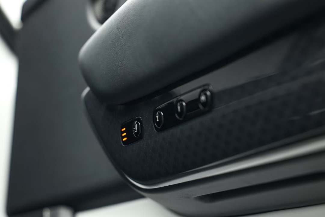 Rolls-Royce Cullinan Black Badge - foto 28