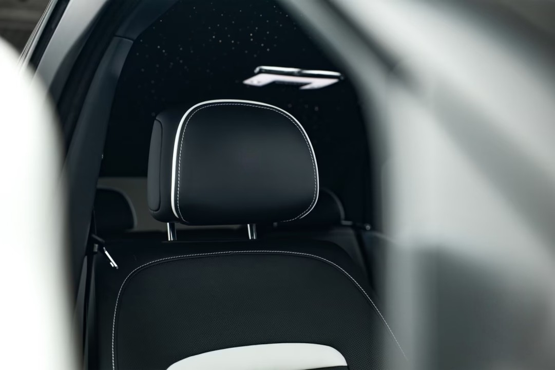 Rolls-Royce Cullinan Black Badge - foto 29