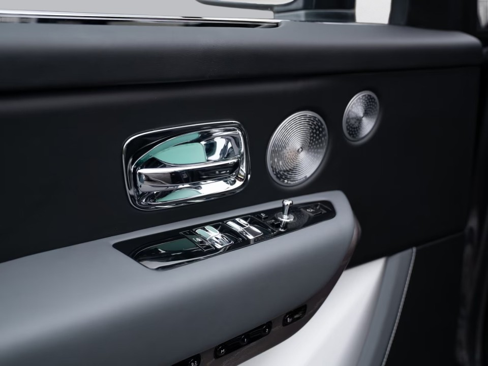 Rolls-Royce Cullinan - foto 19