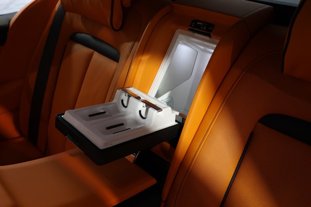 Rolls-Royce Cullinan Black Badge - foto 17