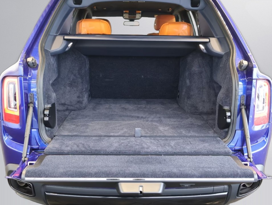 Rolls-Royce Cullinan Black Badge - foto 37