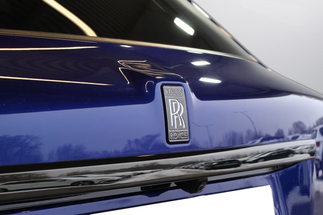 Rolls-Royce Cullinan Black Badge - foto 36