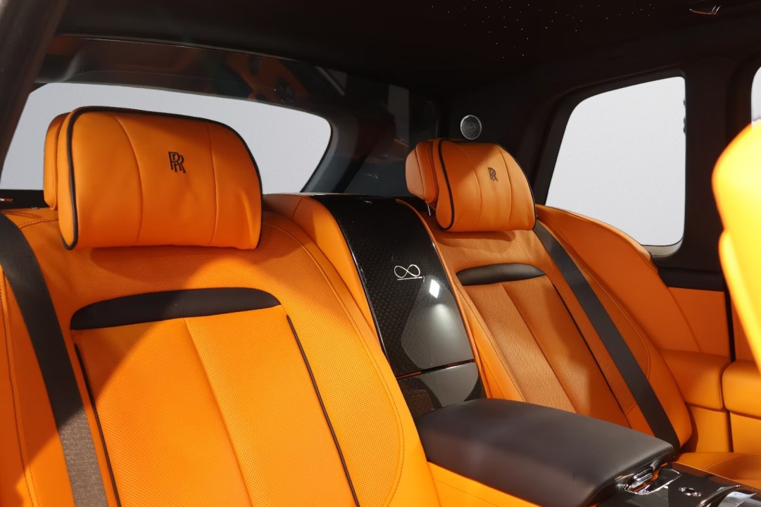 Rolls-Royce Cullinan Black Badge - foto 12