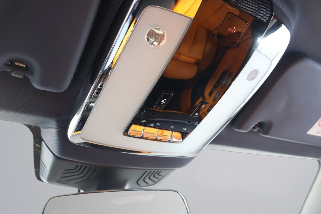 Rolls-Royce Cullinan Black Badge - foto 33